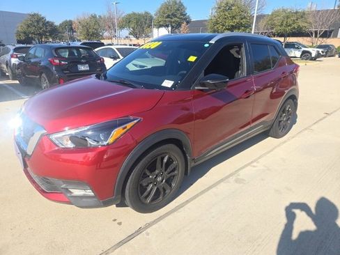 Used 2020 Nissan Kicks SR image 6