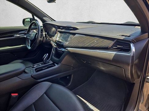Used 2021 Cadillac XT6 Premium Luxury FWD image 21