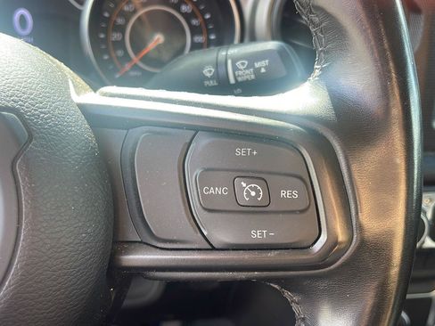 Used 2022 Jeep Gladiator Sport AWD/4WD image 15
