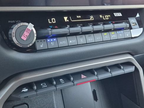 New 2026 Toyota Sequoia Platinum AWD/4WD image 27