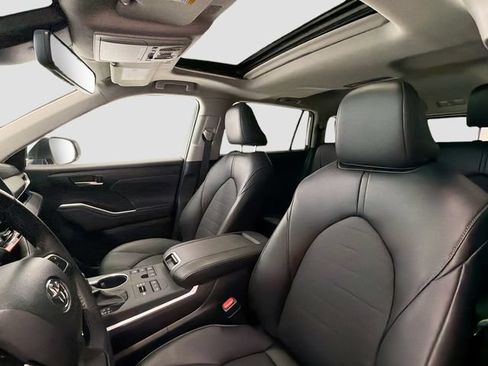 Certified 2026 Toyota Highlander XLE AWD/4WD image 19