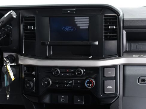 New 2025 Ford F550 4x4 SuperCab Super Duty image 9