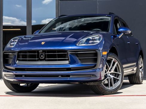 Certified 2026 Porsche Macan AWD/4WD image 1
