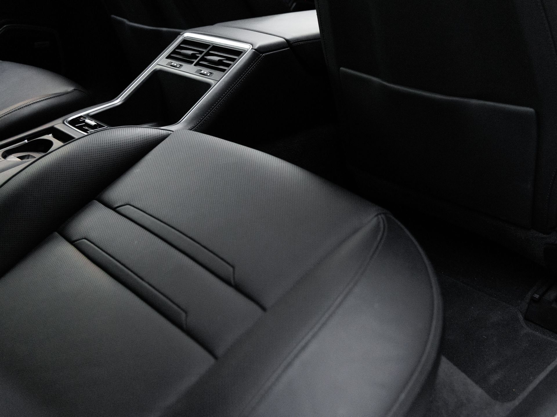 Certified 2018 Porsche Panamera 4S AWD/4WD image 33
