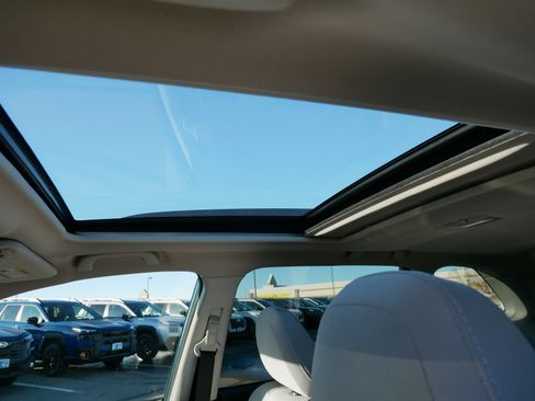 Used 2020 Subaru Forester Premium image 32