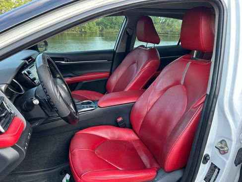 Used 2020 Toyota Camry XSE image 14