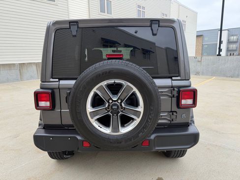 Used 2022 Jeep Wrangler Unlimited Sahara image 6