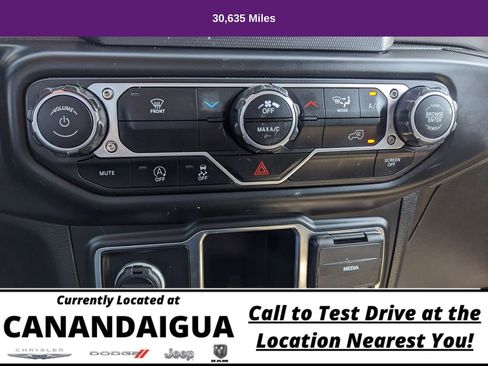 Used 2022 Jeep Wrangler Unlimited Sport image 36