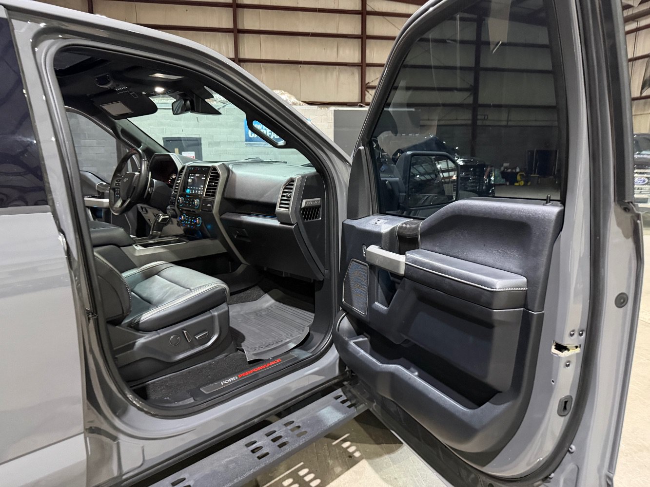 Used 2018 Ford F150 Raptor w/ Equipment Group 802A Luxury AWD/4WD image 23