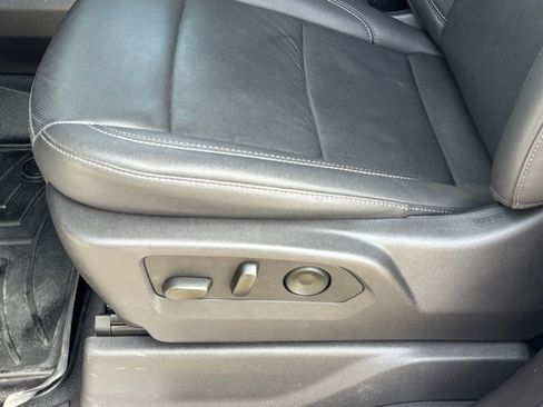 Used 2025 Chevrolet Silverado 1500 LTZ AWD/4WD image 17