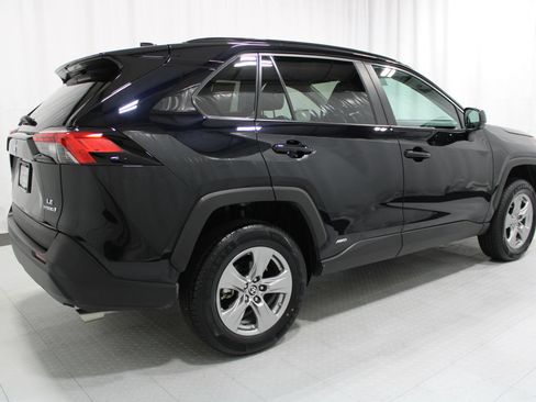 Used 2024 Toyota RAV4 LE AWD/4WD image 6