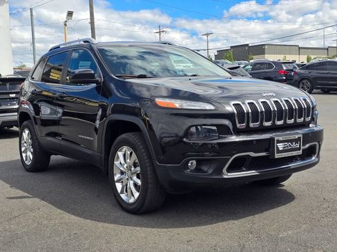 Used 2014 Jeep Cherokee Limited w/ Technology Group AWD/4WD image 4