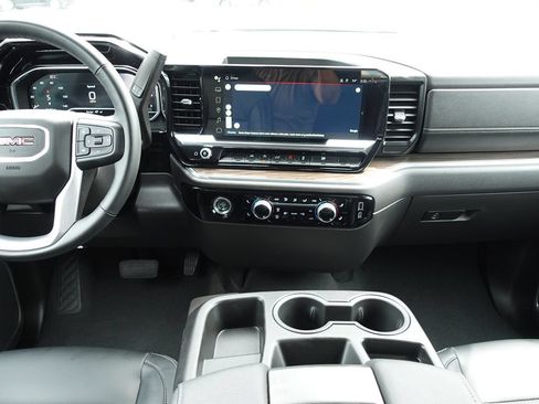 Used 2024 GMC Sierra 1500 Elevation AWD/4WD image 39