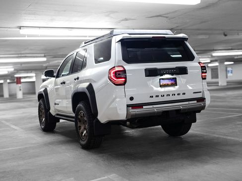 Used 2025 Toyota 4Runner Trailhunter AWD/4WD image 5