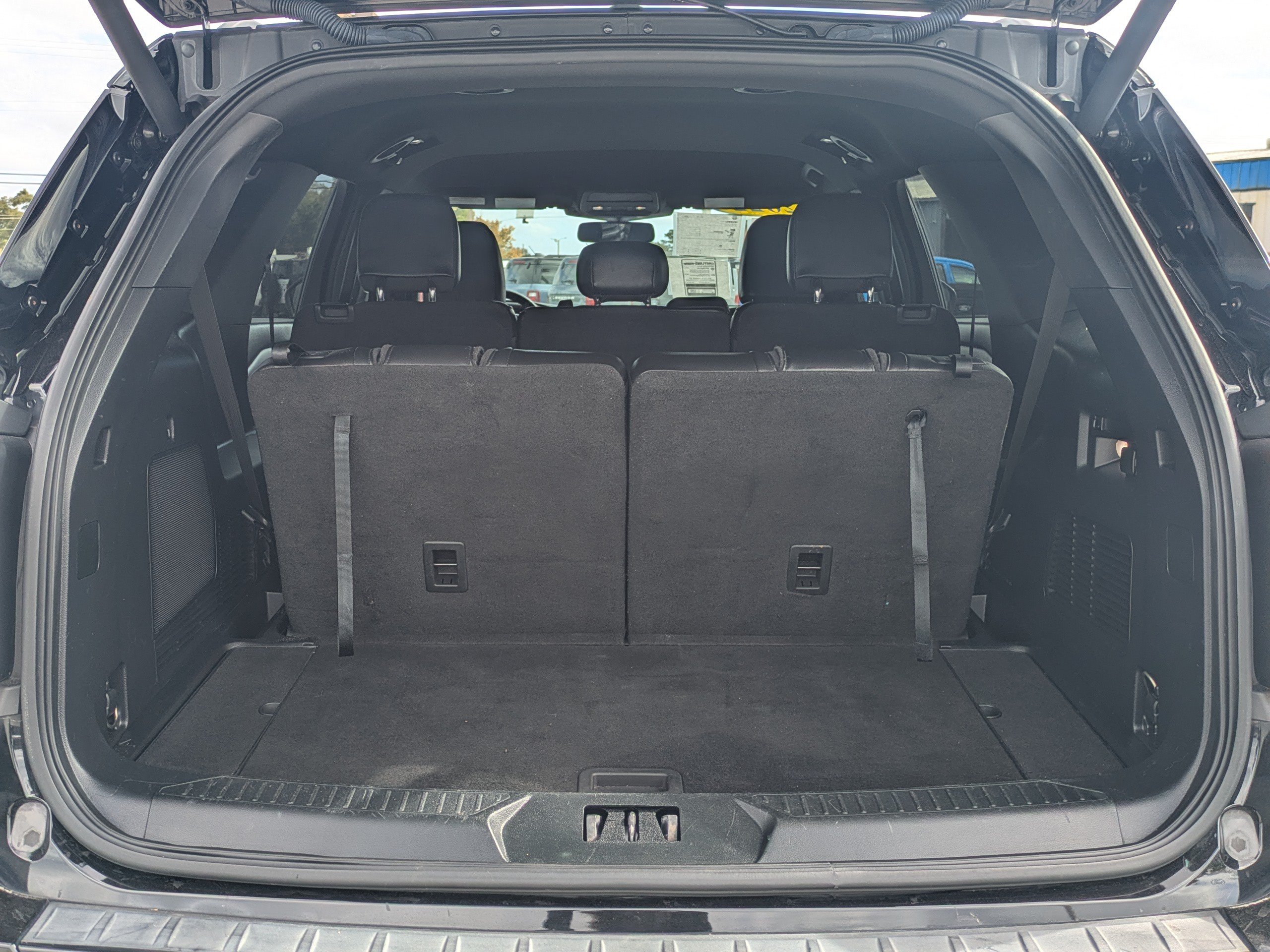 Used 2022 Ford Explorer ST-Line w/ Class IV Trailer Tow Package RWD image 13