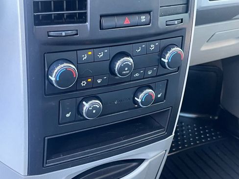 Used 2010 Dodge Grand Caravan SXT image 34