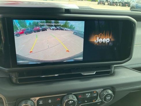 Certified 2025 Jeep Wrangler Unlimited Sahara AWD/4WD image 20