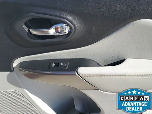 Used 2021 Jeep Cherokee Latitude Lux w/ Sun & Sound Group image 45