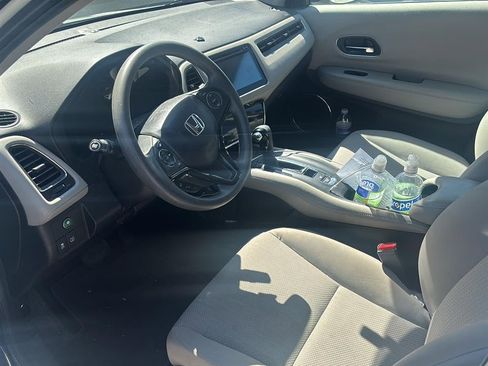Used 2016 Honda HR-V EX image 8