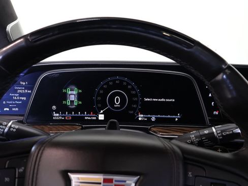Used 2022 Cadillac Escalade ESV Sport Platinum AWD/4WD image 32