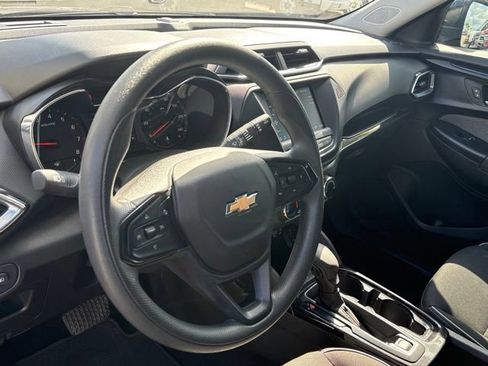 Used 2023 Chevrolet TrailBlazer LT FWD image 7