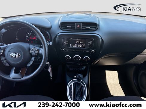Used 2018 Kia Soul Base image 18