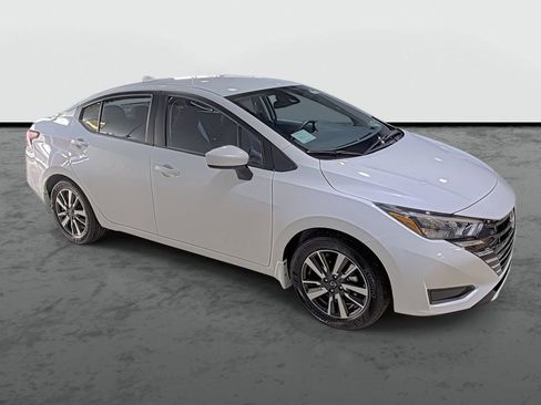 Used 2025 Nissan Versa SV w/ Trunk Package FWD image 5