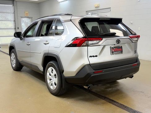 Used 2019 Toyota RAV4 LE w/ Carpet Mat Package AWD/4WD image 7
