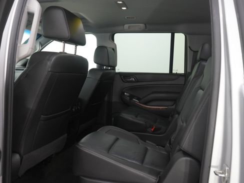 Used 2018 Chevrolet Suburban Premier AWD/4WD image 19