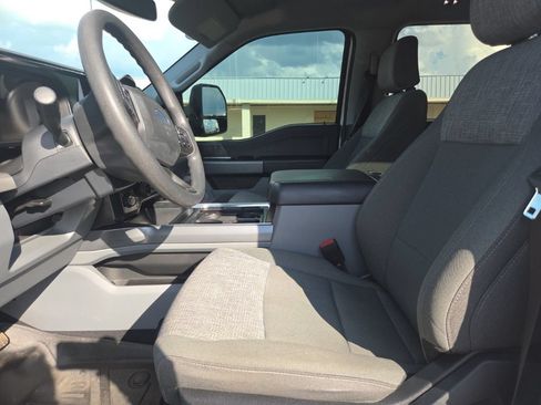 Used 2023 Ford F250 XLT w/ Black Appearance Package AWD/4WD image 18