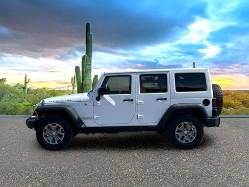 Used 2017 Jeep Wrangler Unlimited Rubicon w/ Cold Weather Group AWD/4WD image 3