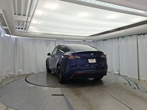 Used 2022 Tesla Model Y Long Range AWD/4WD image 5