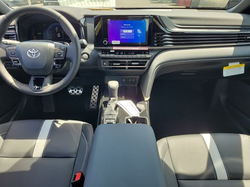 New 2026 Toyota Camry SE FWD image 9