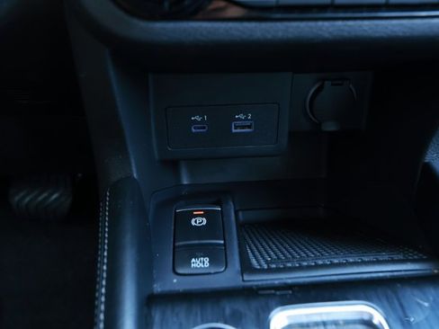 Used 2023 Nissan Kicks SR w/ SR Premium Package image 18