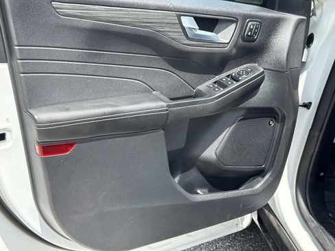 Used 2025 Ford Escape Platinum w/ Premium Technology Package AWD/4WD image 20