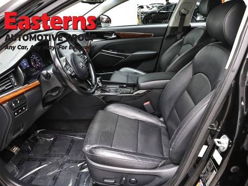 Used 2019 Kia Cadenza Premium FWD image 14