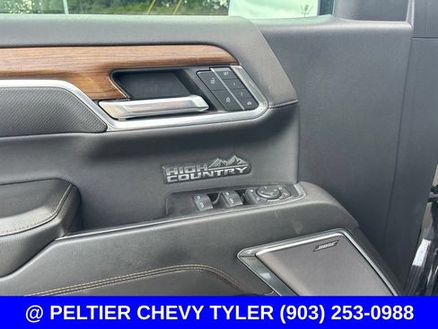 Used 2022 Chevrolet Silverado 1500 High Country w/ High Country Premium Package AWD/4WD image 14