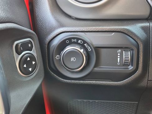 Used 2023 Jeep Wrangler Sport AWD/4WD image 21