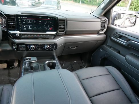 Used 2024 GMC Sierra 1500 SLT w/ SLT Premium Plus Package AWD/4WD image 14