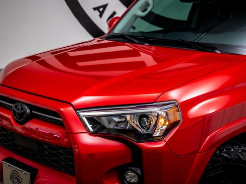 Used 2023 Toyota 4Runner SR5 Premium w/ Moonroof Package image 18