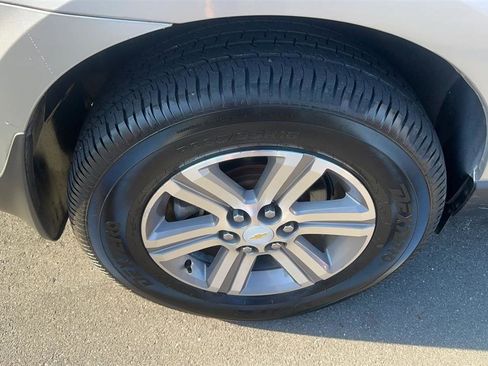 Used 2017 Chevrolet Traverse LT image 5