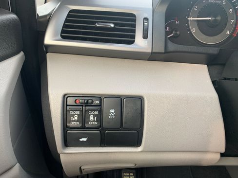 Used 2012 Honda Odyssey EX-L image 18