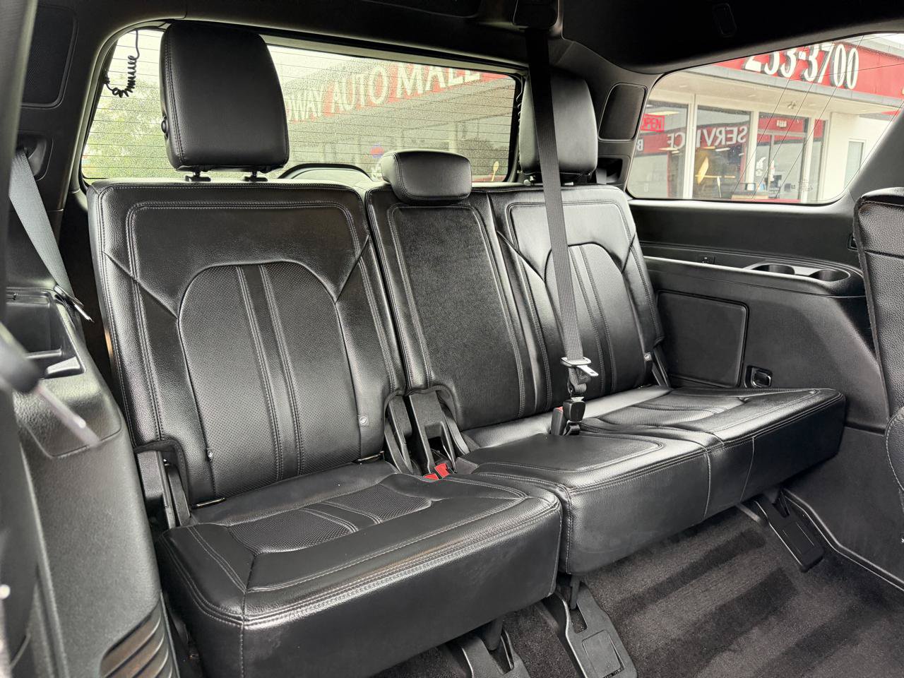 Used 2018 Ford Expedition Limited w/ Equipment Group 301A AWD/4WD image 13