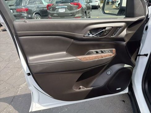 Used 2023 GMC Acadia Denali w/ Denali Ultimate Package image 11