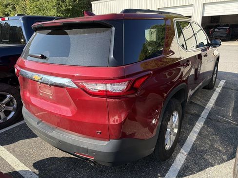 Used 2019 Chevrolet Traverse LT FWD image 7