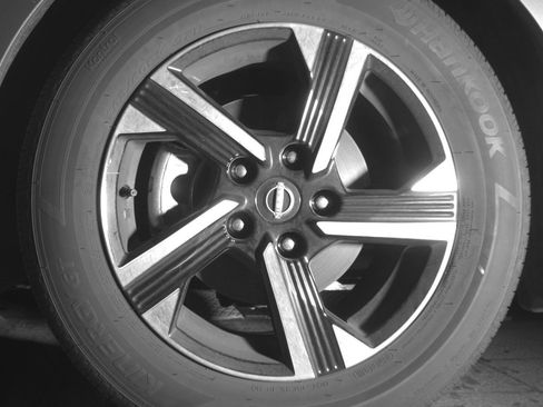 Used 2025 Nissan Sentra SV image 12