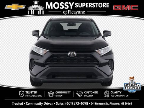 Used 2025 Toyota Corolla Cross LE FWD image 6