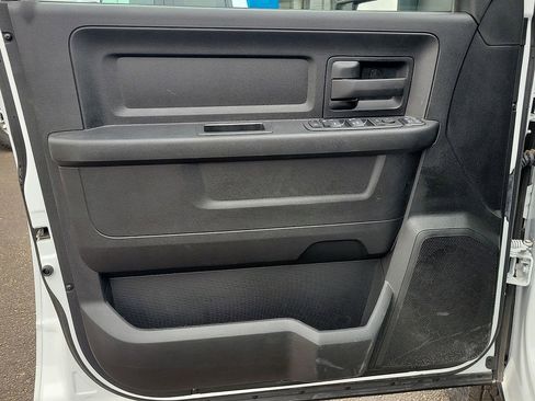 Used 2024 RAM 3500 Tradesman w/ Chrome Appearance Group AWD/4WD image 11