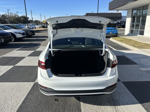 Used 2023 Volkswagen Jetta Sport image 5