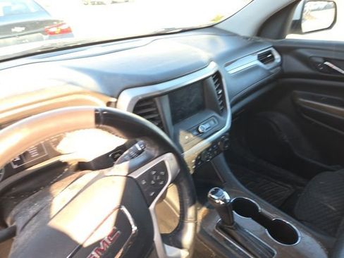 Used 2017 GMC Acadia SLE image 10